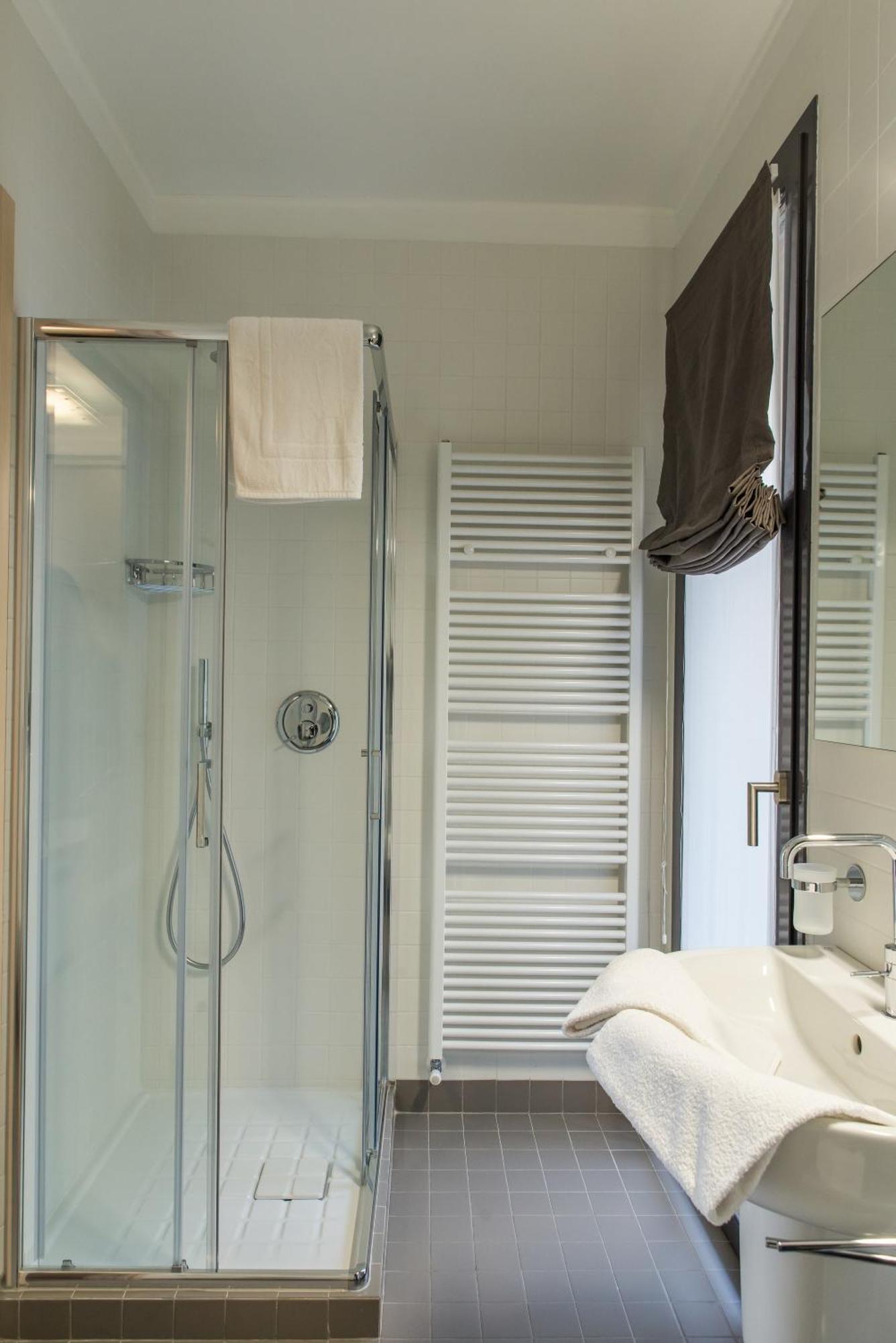 Residenza Luigina Apartman Varenna Szoba fotó