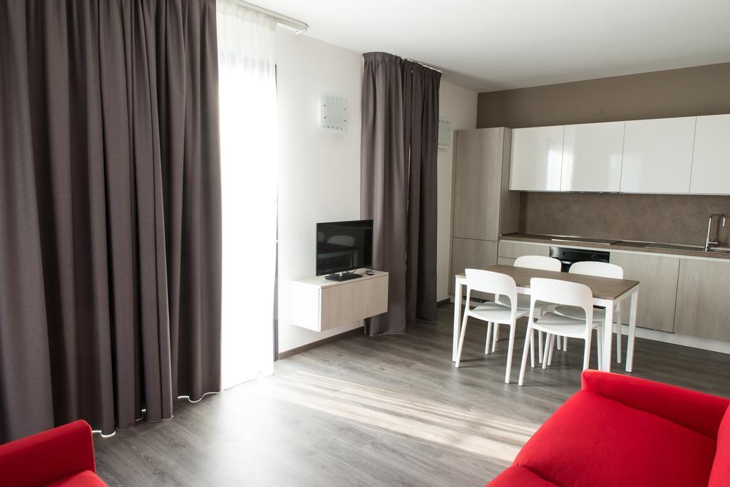 Residenza Luigina Apartman Varenna Szoba fotó
