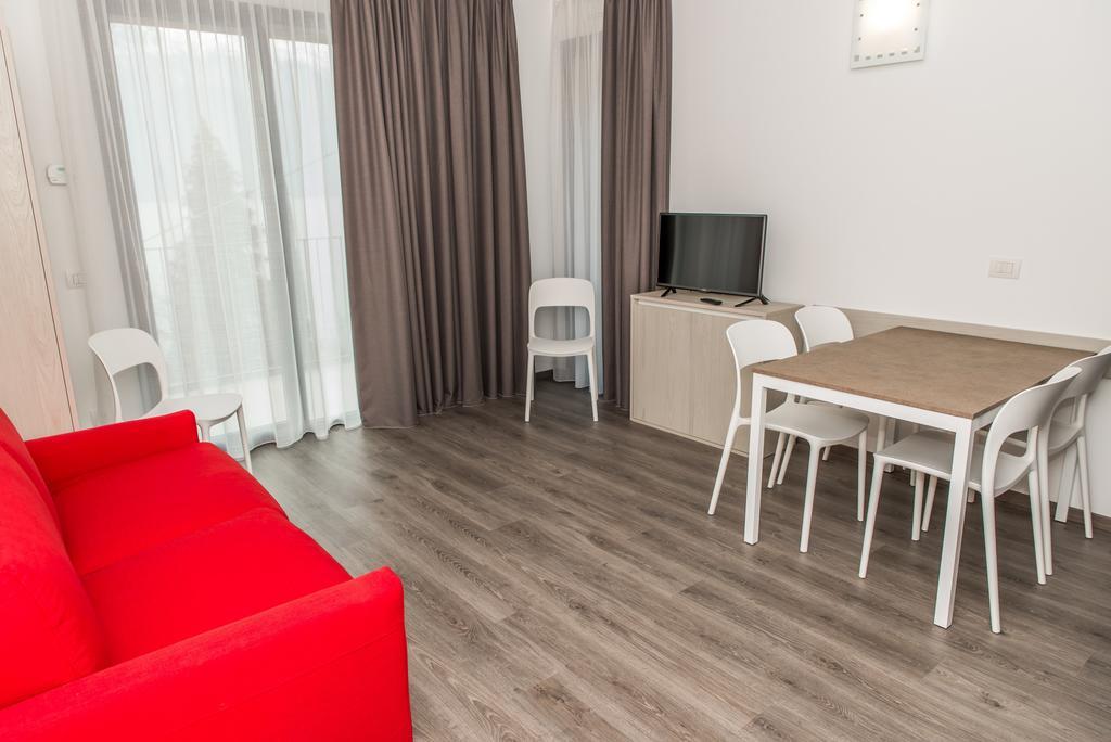 Residenza Luigina Apartman Varenna Szoba fotó