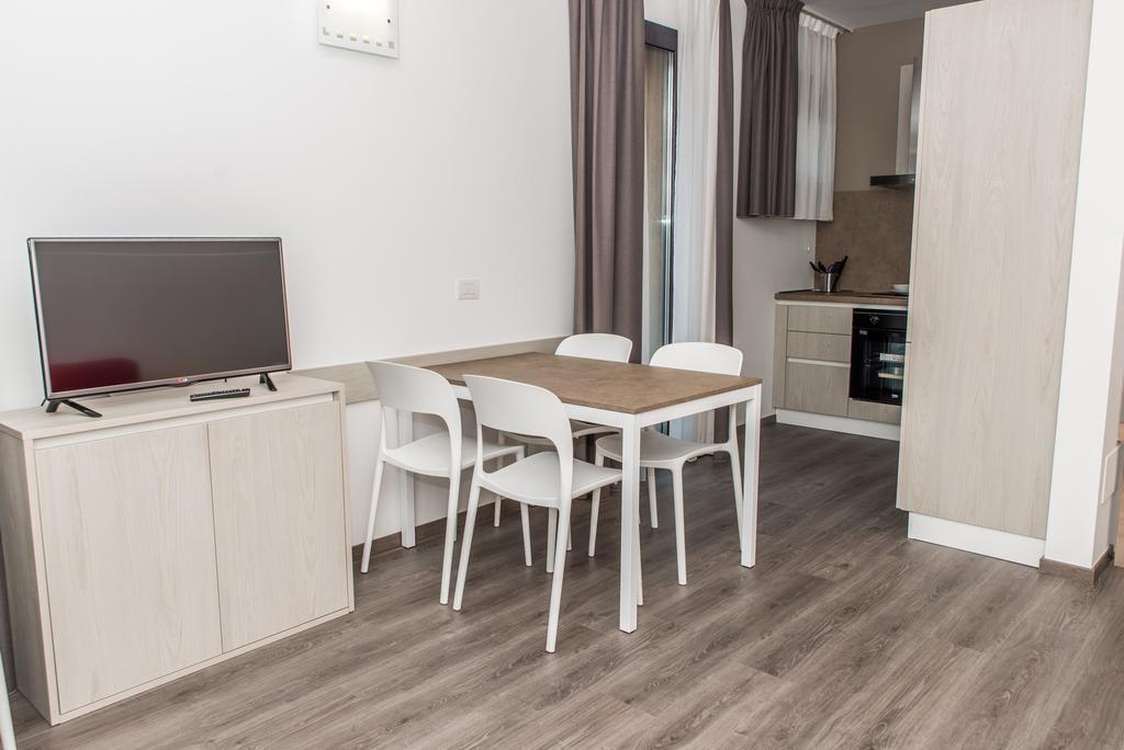 Residenza Luigina Apartman Varenna Szoba fotó