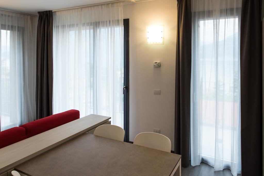 Residenza Luigina Apartman Varenna Szoba fotó